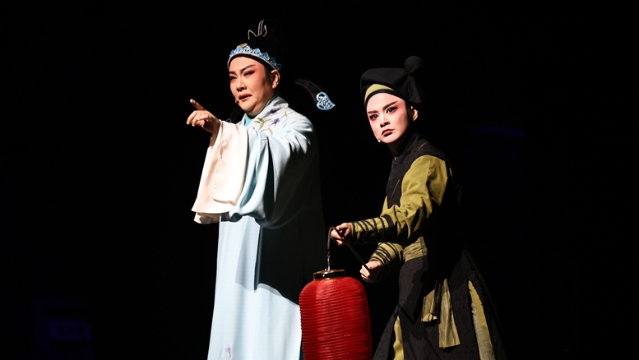 赵氏工坊携手宁波市小百花越剧团上演尹派经典越剧《何文秀》