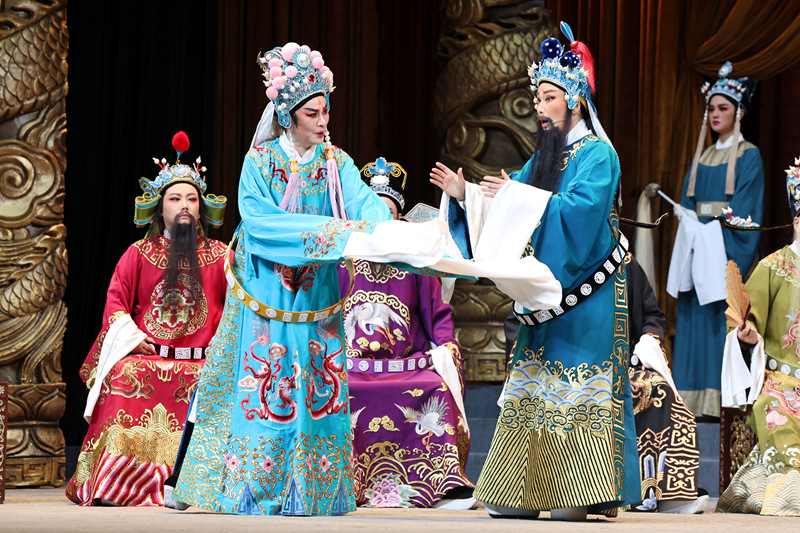 绍兴市越剧团成团首部越剧《孟丽君》在更俗剧院上演