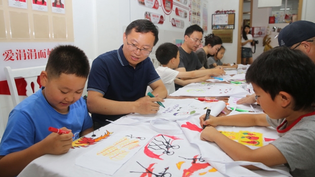 围住爸爸的爱 | 欣欣然亲子俱乐部举办主题活动迎接父亲节