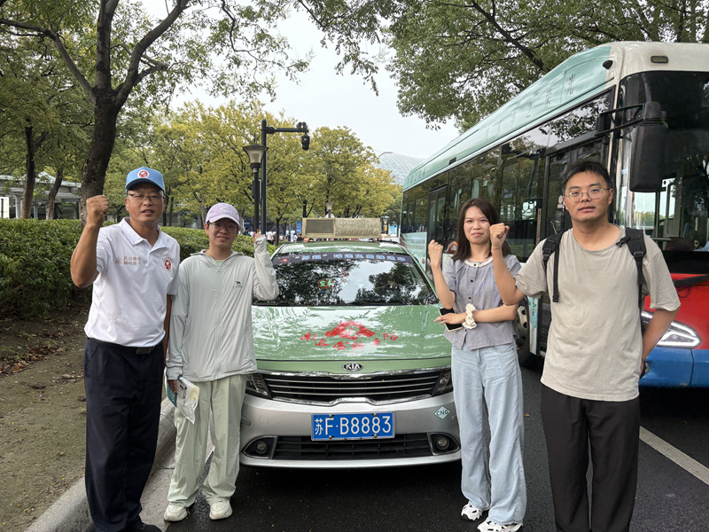 赛场内逐梦 赛场外逐暖——崇川护航“苏超”的N种温暖模样