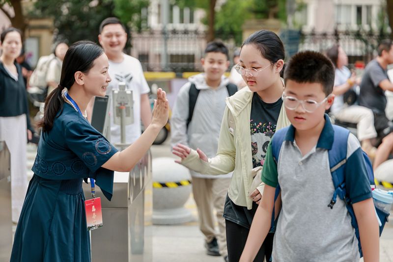 东方中学：入学教育搭建成长桥梁