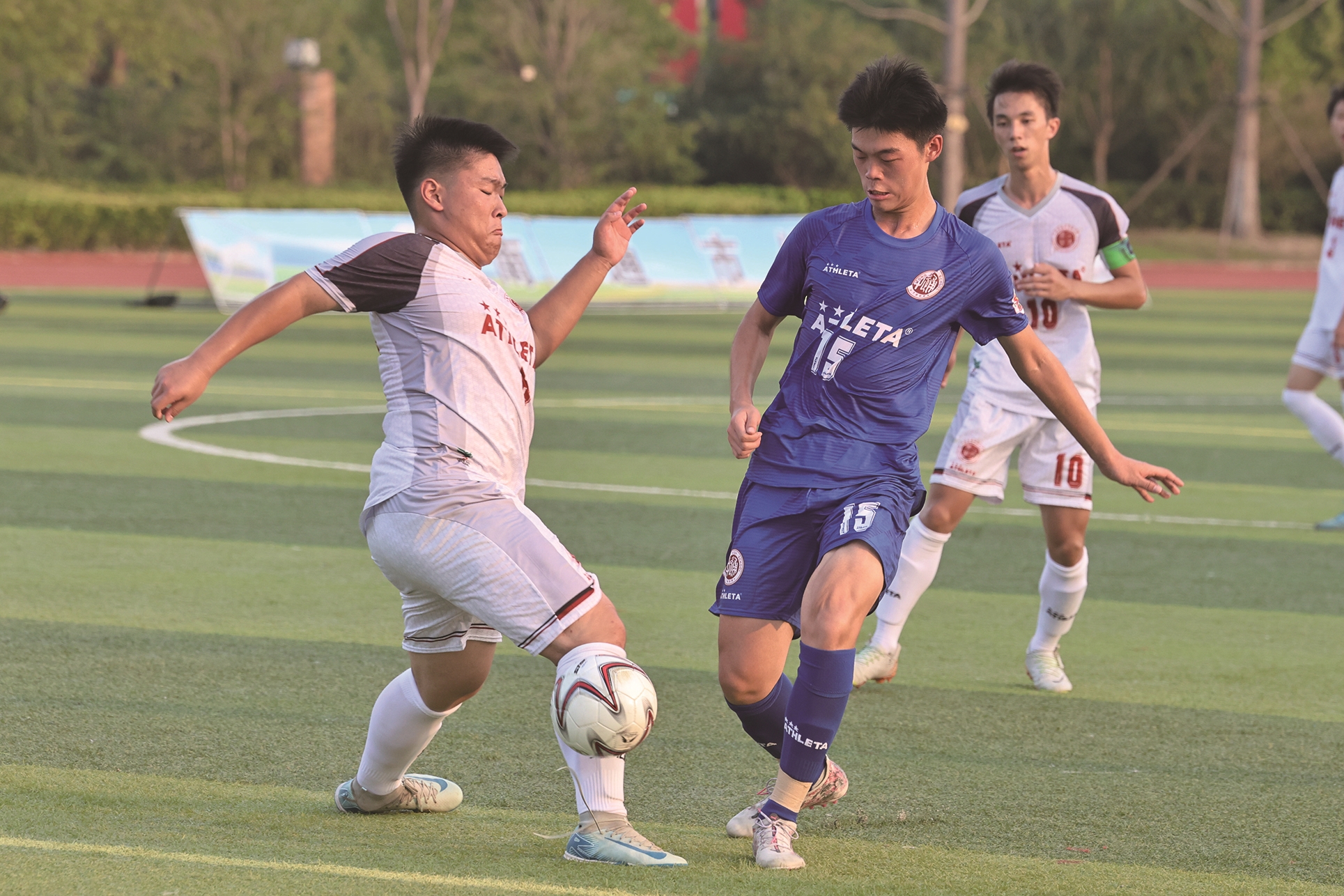 “老八所”高中校园足球争霸赛开赛