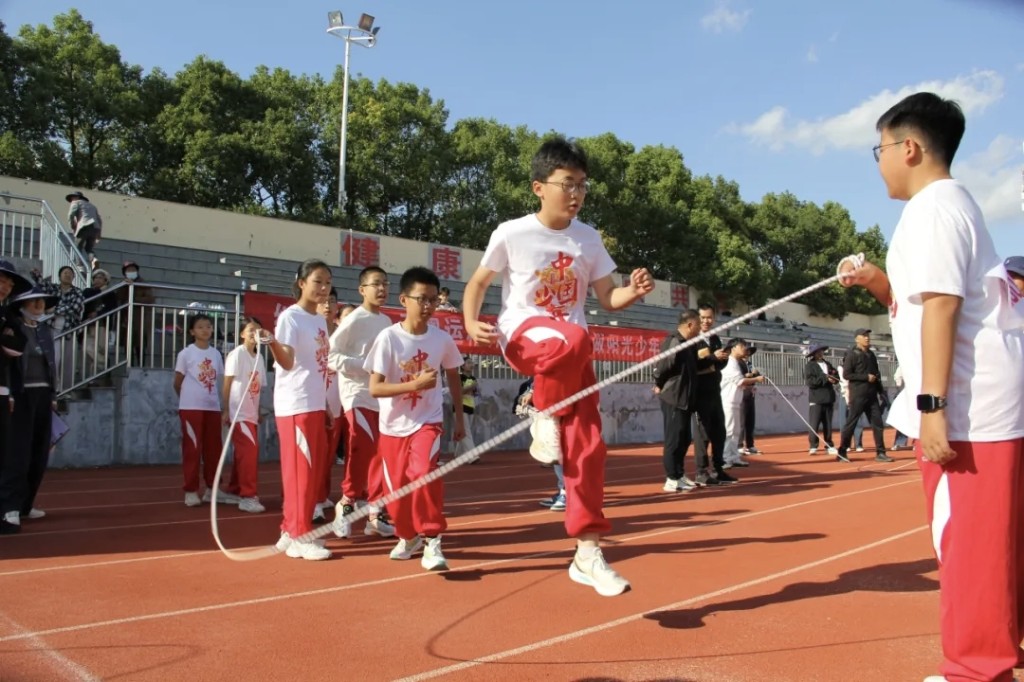 2025年启东市中小学生阳光体育节田径运动会落幕