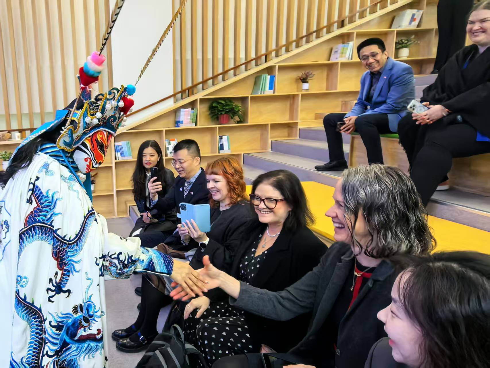 变脸、木偶戏引赞叹！南通非遗成外国校长“文化新体验”