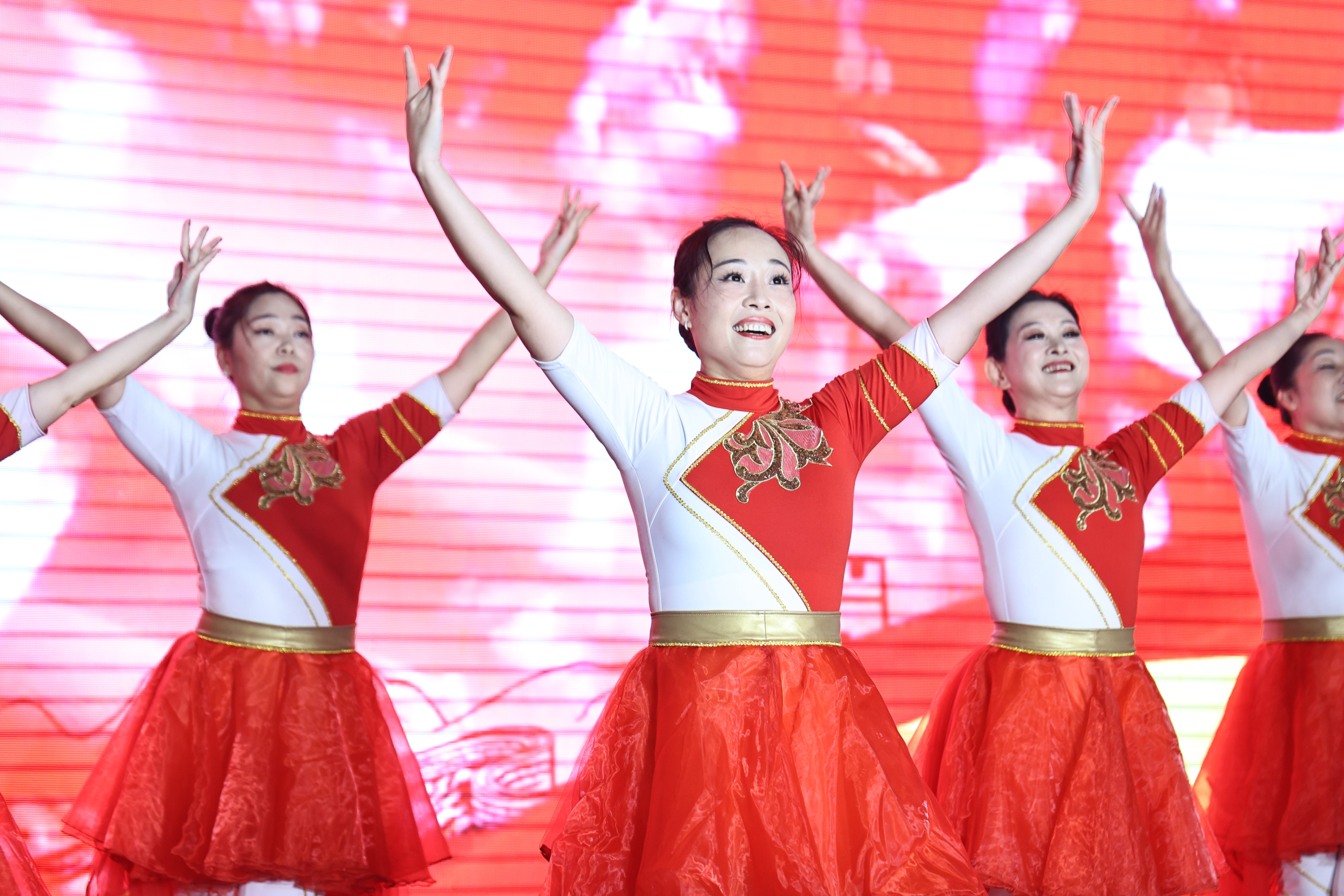 “茉莉花开·艺通江海”群众文化活动进商圈