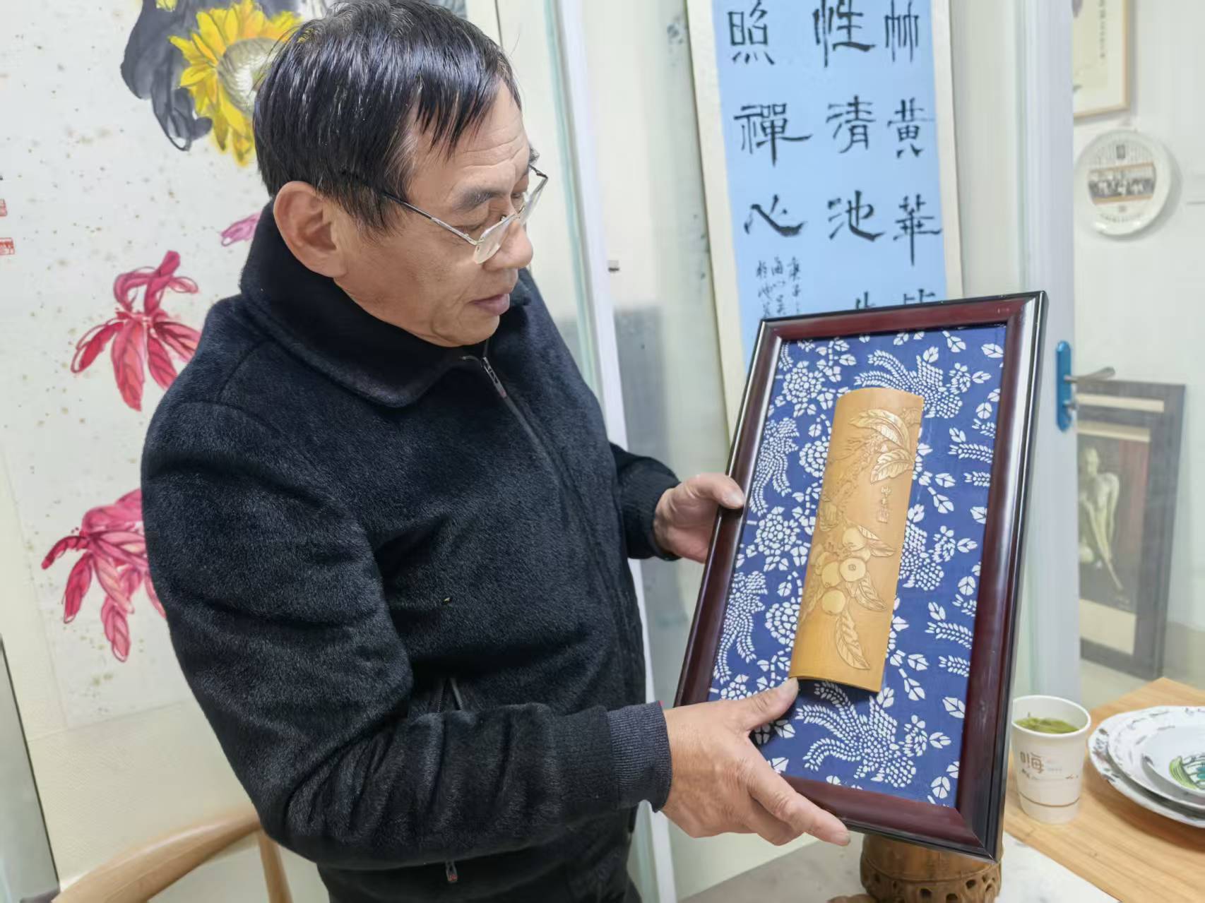 海门这位非常手艺人变身非遗技艺传人 20年精雕细琢，让家乡风情“竹”上生花