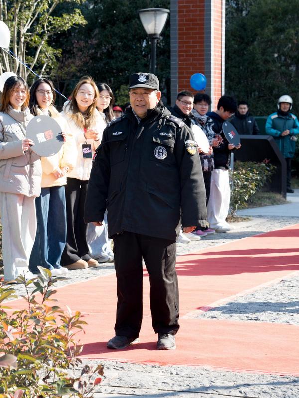 da044df5d586288c3cc59f8c5aa5cbbc