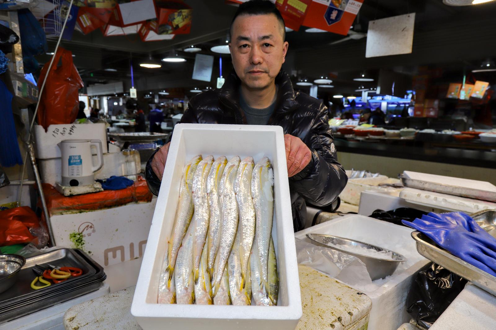 阳春三月“鲜”味足！南通海刀鱼上市，价格平稳