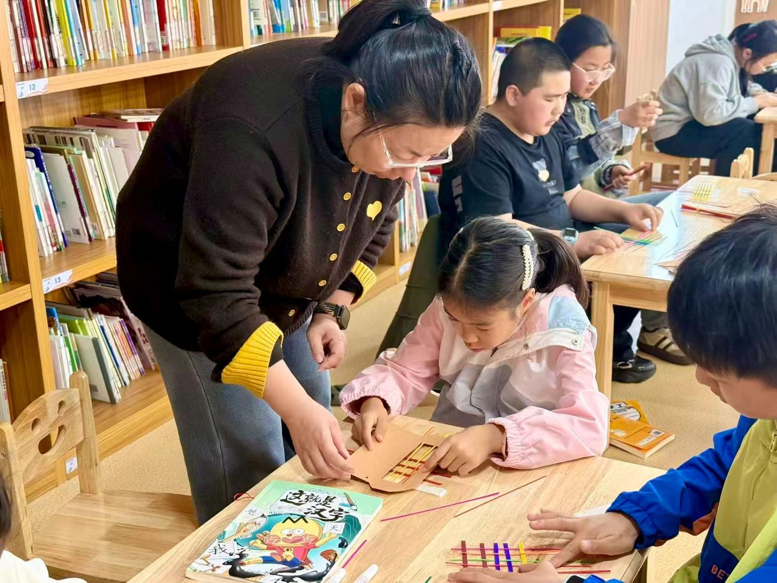 竹丝织雅韵 书签载清明 | 崇川区图书馆举办清明主题文化活动