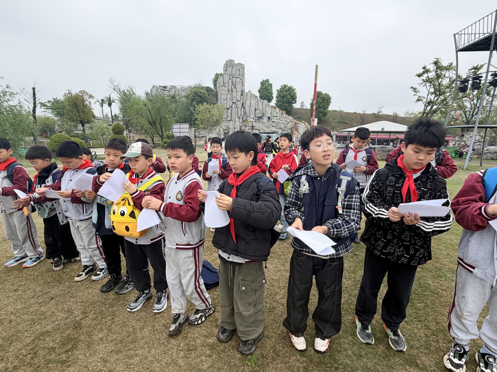 校社联动赴春光 童心同乐共成长 | 虹桥小学开展特色春游拓展活动