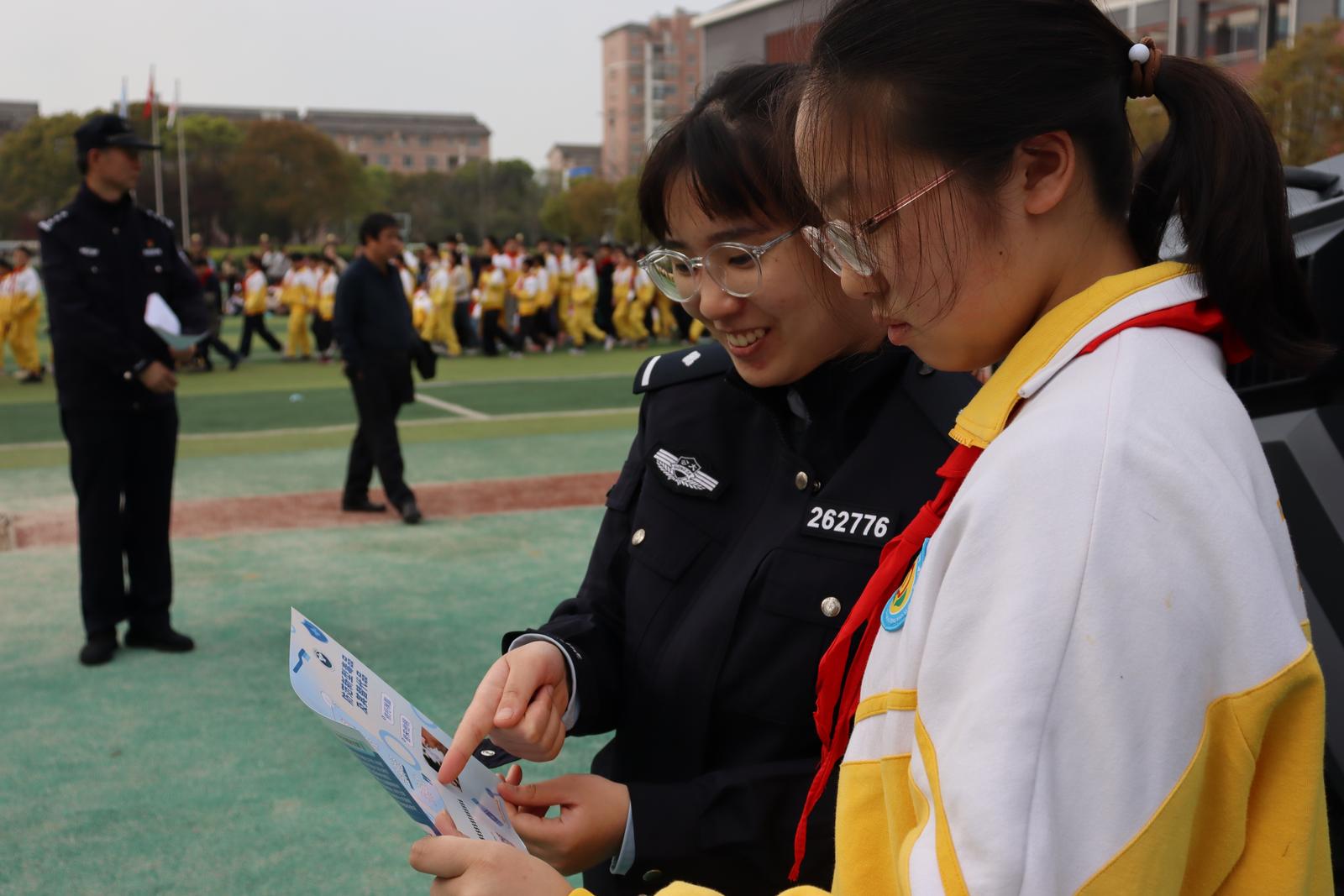 法治春风进校园 撑起青春“守护伞” | 陈桥派出所联合多部门走进五里树小学开展安全普法宣传