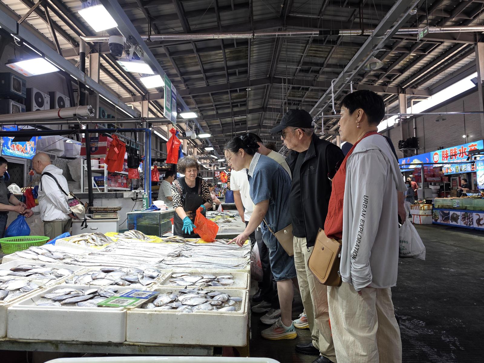 “跨江买菜”多了年轻面孔 苏州市区及张家港跨江买菜专线客流创新高