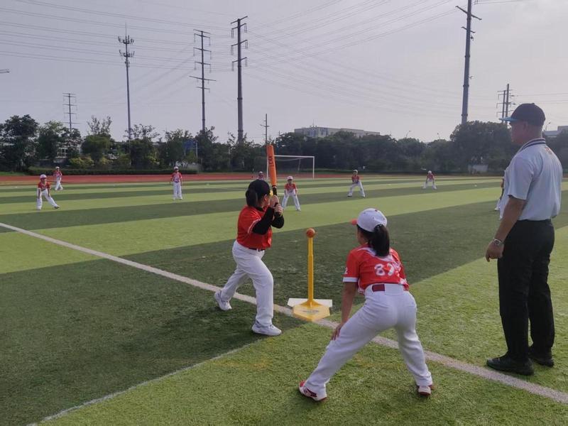 江苏中小学生软式棒垒球俱乐部联赛落幕，城中小学两支队伍摘得一金一银